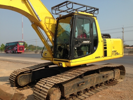 รถแบคโฮ KOMATSU
