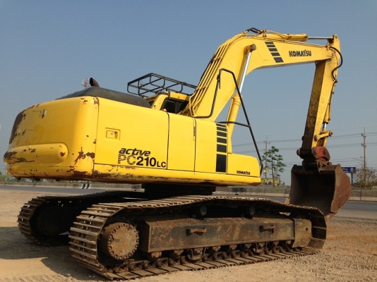 รถแบคโฮ KOMATSU