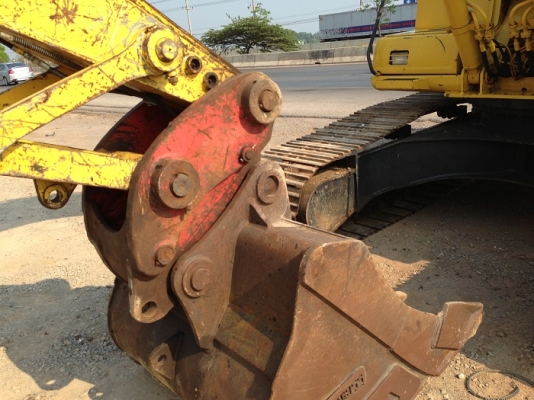 รถแบคโฮ KOMATSU