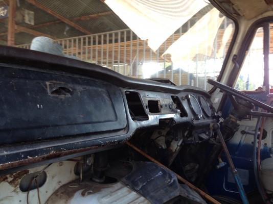 HINO KM310 เครื่อง 117 HP WO4D หกล้อดั๊มพ์ สภาพดีช่วงล่างใหญ่ติด F หน้าหลังครบพร้อม กระบะดั๊มพ์เหล็ก 4 ตันยาว 3.50 เมตร หัวเก๋งสวยไม่ผุภายในคอนโซลครบ พวงมาลัยเพาเวอร์ ช่วงล่างคัชซีไม่มีดาม ยางสภาพดีมากพร้อมบรรทุกพร้อมใช้งานได้เลย เอกสารทะเบียนครบพร้อมโอน HINO KM310 เครื่อง 117 HP WO4D หกล้อดั๊มพ์ สภาพดีช่วงล่างใหญ่ติด F หน้าหลังครบพร้อม กระบะดั๊มพ์เหล็ก 4 ตันยาว 3.50 เมตร หัวเก๋งสวยไม่ผุภายในคอนโซลครบ พวงมาลัยเพาเวอร์ ช่วงล่างคัชซีไม่มีดาม ยางสภาพดีมากพร้อมบรรทุกพร้อมใช้งานได้เลย เอกสารทะเบียนครบพร้อมโอน