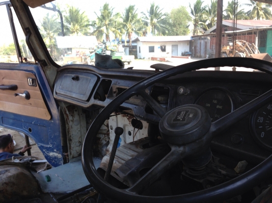 HINO KM310 เครื่อง 117 HP WO4D หกล้อดั๊มพ์ สภาพดีช่วงล่างใหญ่ติด F หน้าหลังครบพร้อม กระบะดั๊มพ์เหล็ก 4 ตันยาว 3.50 เมตร หัวเก๋งสวยไม่ผุภายในคอนโซลครบ พวงมาลัยเพาเวอร์ ช่วงล่างคัชซีไม่มีดาม ยางสภาพดีมากพร้อมบรรทุกพร้อมใช้งานได้เลย เอกสารทะเบียนครบพร้อมโอน HINO KM310 เครื่อง 117 HP WO4D หกล้อดั๊มพ์ สภาพดีช่วงล่างใหญ่ติด F หน้าหลังครบพร้อม กระบะดั๊มพ์เหล็ก 4 ตันยาว 3.50 เมตร หัวเก๋งสวยไม่ผุภายในคอนโซลครบ พวงมาลัยเพาเวอร์ ช่วงล่างคัชซีไม่มีดาม ยางสภาพดีมากพร้อมบรรทุกพร้อมใช้งานได้เลย เอกสารทะเบียนครบพร้อมโอน