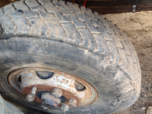 HINO KM310 เครื่อง 117 HP WO4D หกล้อดั๊มพ์ สภาพดีช่วงล่างใหญ่ติด F หน้าหลังครบพร้อม กระบะดั๊มพ์เหล็ก 4 ตันยาว 3.50 เมตร หัวเก๋งสวยไม่ผุภายในคอนโซลครบ พวงมาลัยเพาเวอร์ ช่วงล่างคัชซีไม่มีดาม ยางสภาพดีมากพร้อมบรรทุกพร้อมใช้งานได้เลย เอกสารทะเบียนครบพร้อมโอน HINO KM310 เครื่อง 117 HP WO4D หกล้อดั๊มพ์ สภาพดีช่วงล่างใหญ่ติด F หน้าหลังครบพร้อม กระบะดั๊มพ์เหล็ก 4 ตันยาว 3.50 เมตร หัวเก๋งสวยไม่ผุภายในคอนโซลครบ พวงมาลัยเพาเวอร์ ช่วงล่างคัชซีไม่มีดาม ยางสภาพดีมากพร้อมบรรทุกพร้อมใช้งานได้เลย เอกสารทะเบียนครบพร้อมโอน