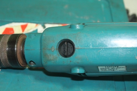 สว่านเจาะกระแทก 4 หุน Makita รุ่น NHP1300S พร้อมใช้งานครับ สว่านเจาะกระแทก 4 หุน Makita รุ่น NHP1300S พร้อมใช้งานครับ