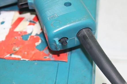 สว่านเจาะกระแทก 4 หุน Makita รุ่น NHP1300S พร้อมใช้งานครับ สว่านเจาะกระแทก 4 หุน Makita รุ่น NHP1300S พร้อมใช้งานครับ