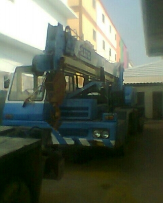 ขายรถเคร 6 ล้อ 11 ตัน Tadano  เครื่อง TE 6 เอกสารเล่มทะเบียน รถสวย ยางสวย ไม่มีผุ ขาน้ำมันขาตรง มีจิ๊ป ตัวรถ Nissan