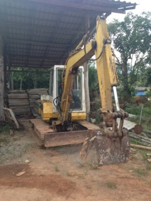 ขายแบคโฮ KOMATSU PC40-6 รถพร้อมใช้งาน สนใจโทร 0819701072