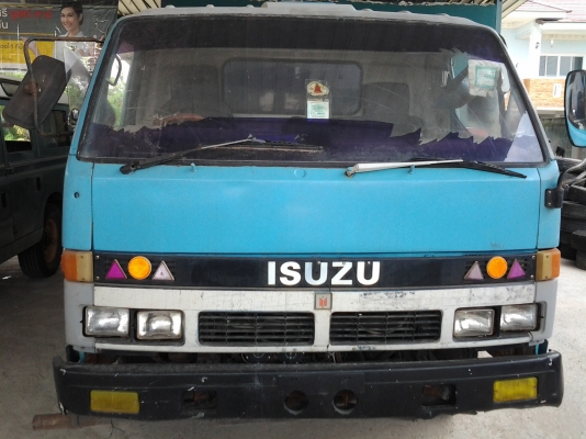 ISUZU  100  แรงม้า  หัวบางเดิม  เครื่องเดิม มีเล่มทะเบียนค่ะ