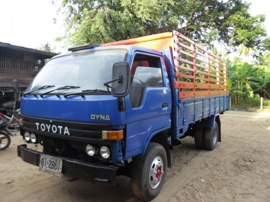หกล้อtoyota dyna 3ใบปัด วางเครื่อง 100แต่ก่อนเป็นเครื่อง115 ทุกอย่างเป็นของ 3ใบปัดทั้งหมด น็อต6รูเอกสารเล่มทะเบียนมีแต่โอนไม่ได้ ทะเบียนต่อได้ตามปกติ