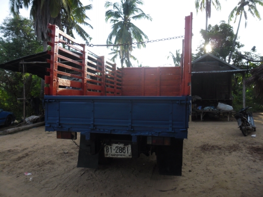 หกล้อtoyota dyna 3ใบปัด วางเครื่อง 100แต่ก่อนเป็นเครื่อง115 ทุกอย่างเป็นของ 3ใบปัดทั้งหมด น็อต6รูเอกสารเล่มทะเบียนมีแต่โอนไม่ได้ ทะเบียนต่อได้ตามปกติ