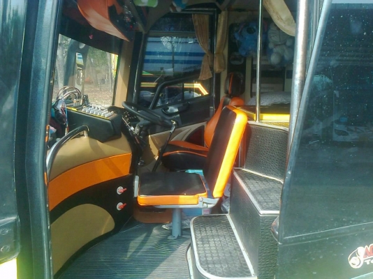 SCANIA 360 HP รถบัสนำเที่ยว 2 ชั้นปรับอากาศ 8 ล้อ ตัวถังบ้านโป่ง สแกนเนียเต็มตัวทั้งช่วงล่างและเครื่องยนต์ สวยจัดทั้งภายนอกและภายใน ระบบเครื่องเสียงแสงสีความบันเทิงเต็มรูปแบบพร้อมใช้งาน เอกสารทะเบียนภาษีเต็มครบพร้อมโอน ราคาต่อรองได้นะครับ