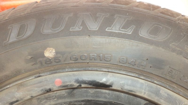 ต้องการขายล้อกระทะพร้อมยางมีฝาตบ  ยาง DUNLOP 185/60/15 ปี12