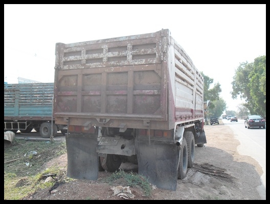 สิบล้อไอ้หลง เทอร์โบ 2เพลาดั้ม สวยๆ