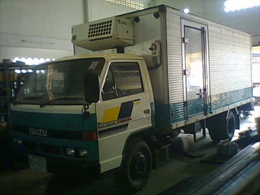 ขาย 6 ล้อบรรทุกตู้เย็น NPR 115 ปี 36 กระบะยาว 4.30 เมตร เกียร์สั้น คัสซีสวยมาก เก๋งบางเดิม เครื่องแห้ง แอร์เย็น ยางเต็ม ทะเบียนพร้อโอน