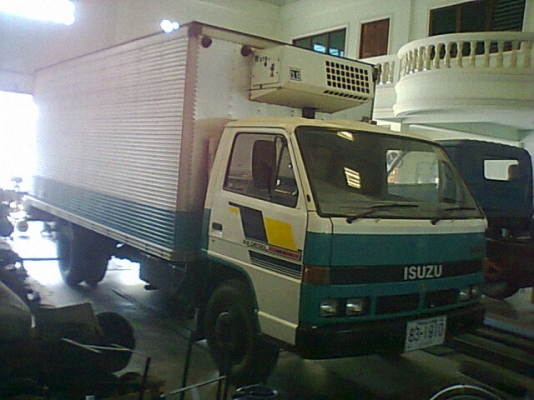 ขาย 6 ล้อบรรทุกตู้เย็น NPR 115 ปี 36 กระบะยาว 4.30 เมตร เกียร์สั้น คัสซีสวยมาก เก๋งบางเดิม เครื่องแห้ง แอร์เย็น ยางเต็ม ทะเบียนพร้อโอน