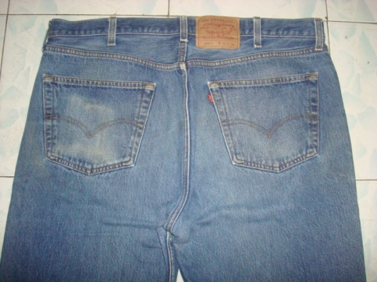 # 8379 # ยีนส์ Levi's 501 ผ้าทราย ของแท้ มือสอง เอว 41 ยาว 32 ตะเข็บสวยๆ made in usa