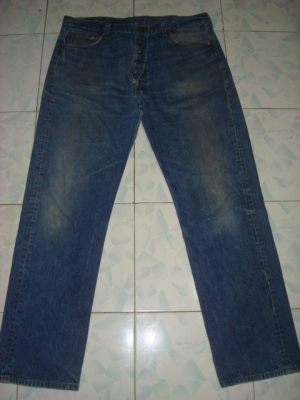 # 8379 # ยีนส์ Levi's 501 ผ้าทราย ของแท้ มือสอง เอว 41 ยาว 32 ตะเข็บสวยๆ made in usa