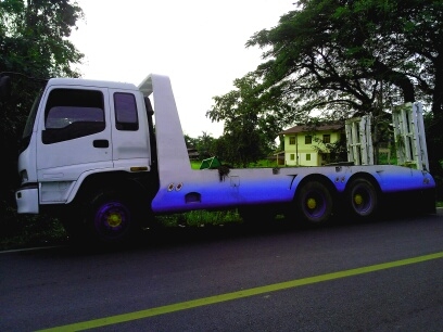 ISUZU DECA 195 Hp ยูโร 1 เทรลเลอร์บรรทุกรถเกี่ยวงามๆมาแล้วจ้า (ทีมงานรถคุณภาพ)