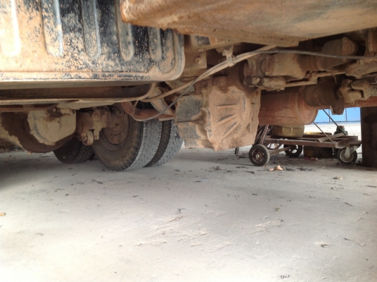 สิบล้อ Rocky 2 เพลา เทรเลอร์บรรทุกรถเกี่ยว 175 แรง