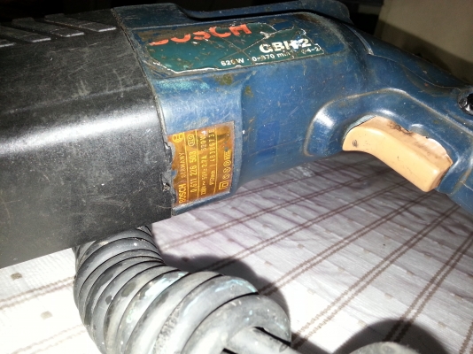 ขายสว่านไฟฟ้ายี่ห้อ BOSCHรุ่นGBH2SEเจาะปูนรุ่นเก่าพร้อมใช้ขายไม่แพง