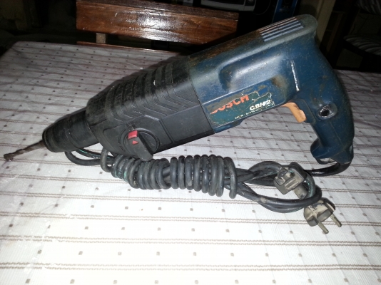 ขายสว่านไฟฟ้ายี่ห้อ BOSCHรุ่นGBH2SEเจาะปูนรุ่นเก่าพร้อมใช้ขายไม่แพง