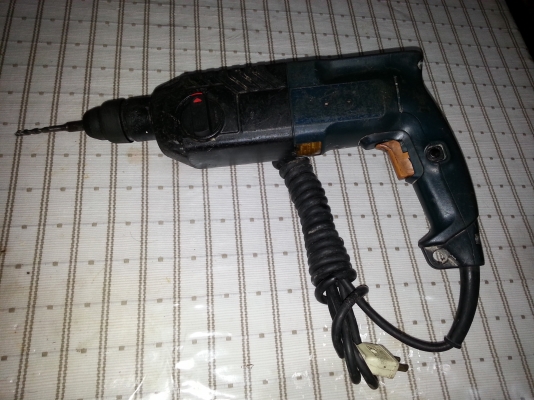 ขายสว่านโรตารีBOSCH2ระบบรุ่นเก่าพร้อมใช้งานราคาไม่แพงคับ