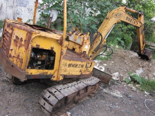 ขายถูกตามสภาพ-รถขุด YANMAR: YB1200SL ใช้งานได้ปกติ ใบแทรคหัก 4 ใบ
