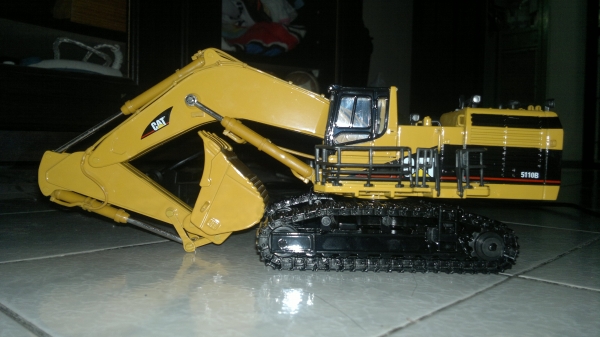 ขาย รถ caterpillar รุ่น 5110B ขาย รถ caterpillar รุ่น 5110B