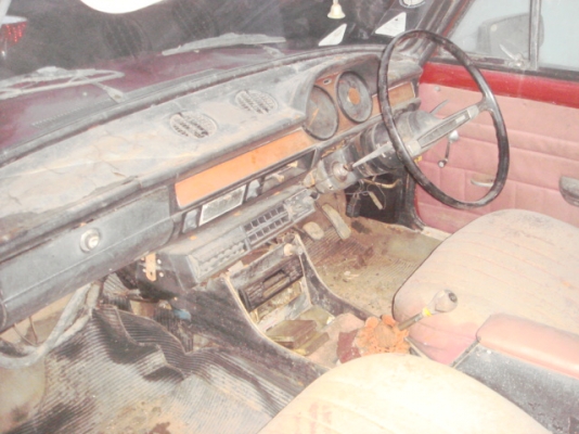 ขออนุญาตขายรถ fiat 124 spacial t ดิสเบรค 4 ล้อ สียังดีอุปกรณ์เดิมอยู่ครบ มีทะเบียน ราคา 20000 บาท