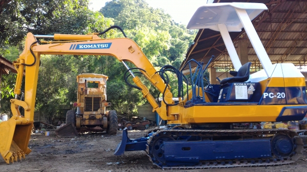 ขายรถขุด KOMATSU PC20-3 เครื่องดีปั้มดี สภาพพร้อมใช้งาน เป็นรถเก่านอกนำเข้าจากญี่ปุ่น ราคา220,000 บาทสนใจติดต่อ 083-3436937กิตติศักดิ์ line:mjkodream