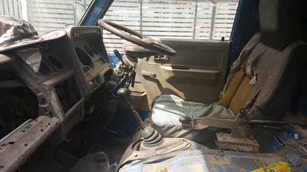 ขายแพ็คคู่ไม่แยกขาย รถดั้ม TOYOTA BU87 115 แรงม้า+รถแบคโฮ KOMATSU PC40-6 ใบซื้อขาย รถดั้มมีทะเบียนแต่บัตรหมดอายุให้ตามเองนะครับ