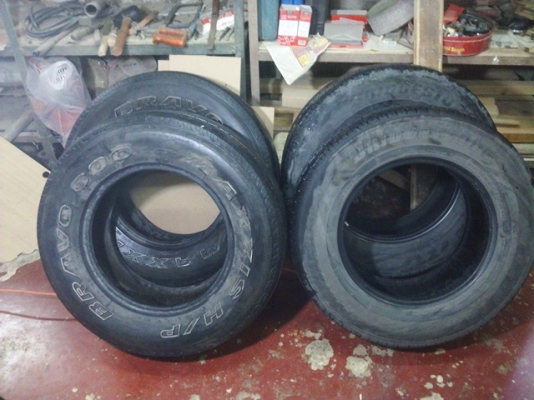 ยางมือสอง  225/70R15  BRIDGSTONE 2เส้น  MAXXIS 2เส้น