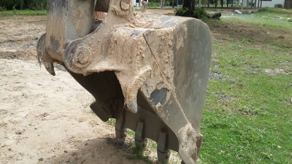 ขายแม็คโคร CAT E120Bสภาพสวย พร้อมใช้งานโซ่ช่วงล่างเต็ม เอวแน่นไฟฟ้ามี  บอดี้สวย แอร์เย็น เอกสารเล่มทะเบียน พร้อมลุยงานครับ