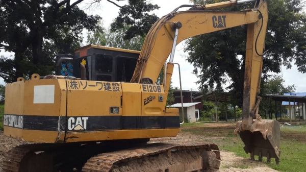ขายแม็คโคร CAT E120Bสภาพสวย พร้อมใช้งานโซ่ช่วงล่างเต็ม เอวแน่นไฟฟ้ามี  บอดี้สวย แอร์เย็น เอกสารเล่มทะเบียน พร้อมลุยงานครับ