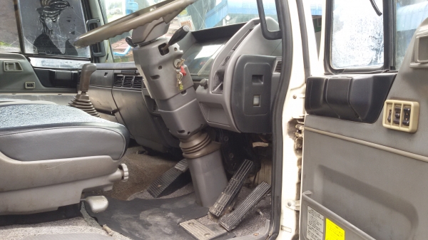 ขายรถ 6 ล้อใหญ่ HINO สิงไฮเทค FD3H195แรงม้า แอร์ กระจกไฟฟ้า สภาพสวย  เครื่องดี คัชชีสวย ยาว 6. เมตร  พร้อมใช้งานเลยครับ ม