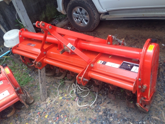 รถไถ KUBOTA L4708 (ราคา395,000 บาท) มีภาพวีดีโอ อายุการใช้งาน 1,508 พร้อมอุปกรณ์ 3 รายการ ผานดันหน้า