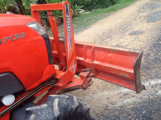 รถไถ KUBOTA L4708 (ราคา395,000 บาท) มีภาพวีดีโอ อายุการใช้งาน 1,508 พร้อมอุปกรณ์ 3 รายการ ผานดันหน้า