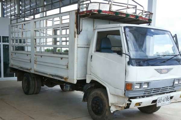 หกล้อ ฮีโน่ KM779 ช่วงยาว5.50ม สภาพดีสวยบางเดิมพร้อมใช้งาน ทะเบียนพร้อมโอน ราคา 255,000บ ต่อรองได้