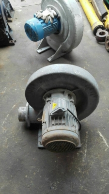 ====== Sold Out!! ====== โบวเวอร์เป่าอากาศ 5.5 HP. 2850 RPM. สภาพสวยพร้อมใช้ครับ!! 089-2499-123 นครปฐม