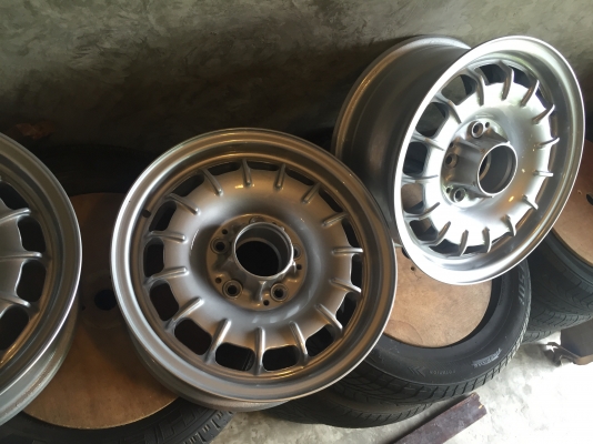 ขาย ล้อเล็บสิง Benz ขอบ14 ทำสีใหม่ครับ