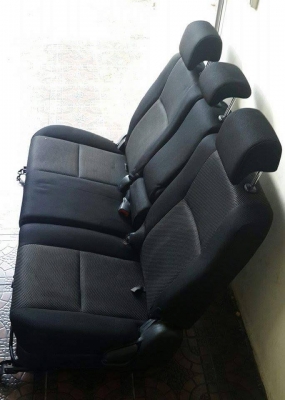 เบาะแถวที่ 2 WISH แบบ 3 ที่นั่งพร้อมพนักพิงของญี่ปุ่น