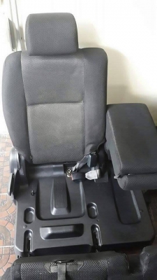 เบาะแถวที่ 2 WISH แบบ 3 ที่นั่งพร้อมพนักพิงของญี่ปุ่น