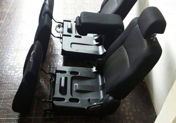 เบาะแถวที่ 2 WISH แบบ 3 ที่นั่งพร้อมพนักพิงของญี่ปุ่น