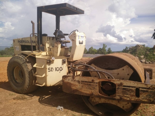 ขายด่วนรถบดสั่นสะเทือนINGELSOLLAND SD100D2เพลาเอกสารเล่มทะเบียนราคาถูกสุดๆโทร0843923995