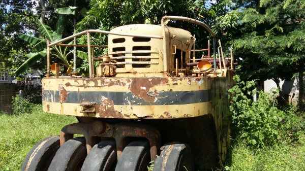 มี 3คัน ขายรวม 700,000บ ราคาเบาๆไม่แยก (รถบด 2คัน รถเกรด1คัน)สภาพจอดเช็คใช้งาน เอกสารทะเบียนครบ