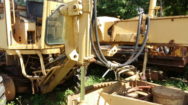 มี 3คัน ขายรวม 700,000บ ราคาเบาๆไม่แยก (รถบด 2คัน รถเกรด1คัน)สภาพจอดเช็คใช้งาน เอกสารทะเบียนครบ