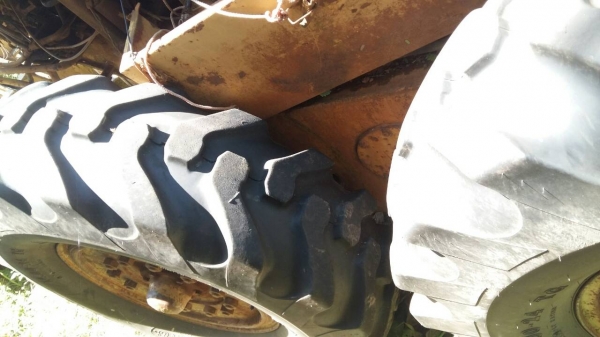 มี 3คัน ขายรวม 700,000บ ราคาเบาๆไม่แยก (รถบด 2คัน รถเกรด1คัน)สภาพจอดเช็คใช้งาน เอกสารทะเบียนครบ