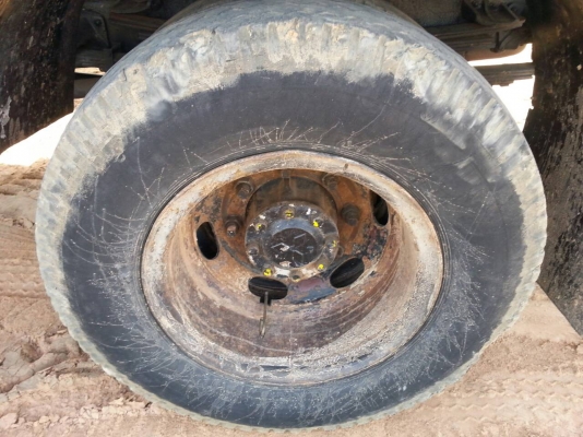 ขายรถ6ล้อ HINO ยาง9มีช่องว่างติดเครน สภาพพร้อมใช้งาน สนใจโทร 090-8588220คุณนะ 093-3258446คุณบิว หรือเข้าดูสินค้าอื่นๆได้ที่ www.truck.in.th/498 หรือเพจFacebook ณรงค์ ซื้อขายรถมือสอง (เว็บไซต์ส่วนตัว) หรือFacebook ตลาดรถมือสอง คุณนะ