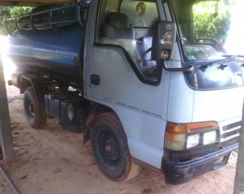 สี่ล้อ อีซูซุ NKR 88 ปี43 บรรทุกถังดูดส้วมและสิ่งปฎิกูล สภาพดีพร้อมใช้ ทะเบียนพร้อมโอน ราคา 225,000บ แถมกะบะสวยๆ สี่ล้อ อีซูซุ NKR 88 ปี43 บรรทุกถังดูดส้วมและสิ่งปฎิกูล สภาพดีพร้อมใช้ ทะเบียนพร้อมโอน ราคา 225,000บ แถมกะบะสวยๆ