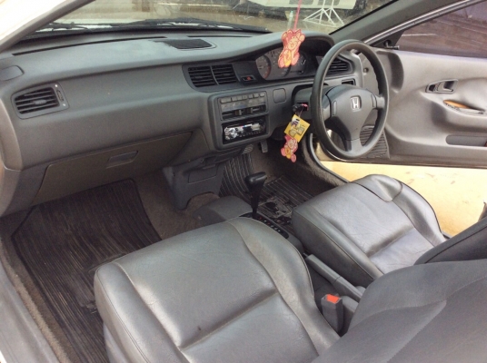 ขาย Civic 3ประตู ปี 95 เครื่องเดิม 1.5 เกียร์ออโต้ เพาเวอร์ กระจกไฟฟ้า เบาะหนัง ภายในสวยเดิม วิทยุCD แอร์เย็นฉ่ำ ตัวถังสีเงาสวยมีริ้วรอยเล็กน้อย เครื่องดี เกียร์ดี รถขับดีเลยครับ ภาษีปี59 เอกสารพร้อม ขายด่วนครับ