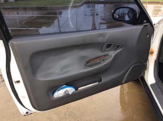 ขาย Civic 3ประตู ปี 95 เครื่องเดิม 1.5 เกียร์ออโต้ เพาเวอร์ กระจกไฟฟ้า เบาะหนัง ภายในสวยเดิม วิทยุCD แอร์เย็นฉ่ำ ตัวถังสีเงาสวยมีริ้วรอยเล็กน้อย เครื่องดี เกียร์ดี รถขับดีเลยครับ ภาษีปี59 เอกสารพร้อม ขายด่วนครับ